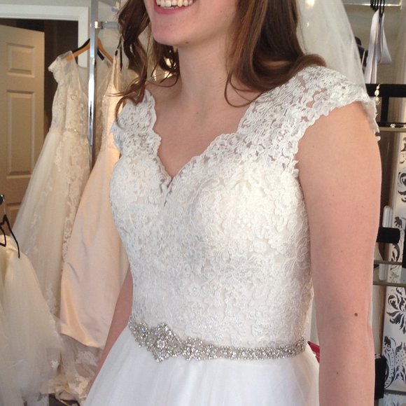 BRAND NEW! NEVER WORN! Allure 2851 Wedding Dress (Size 10, Champagne and Ivory) - Picture 13 of 15